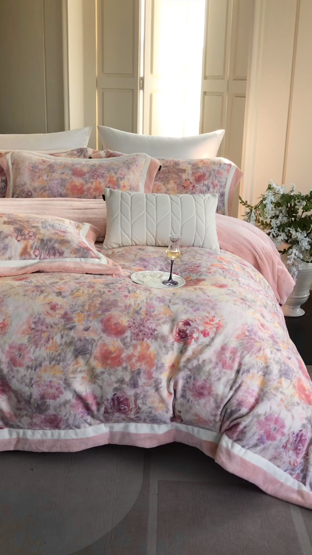 91家纺网 家纺一手货源 找家纺 馨蕊 2025新款意大利进口雕花绒拼角工艺秋冬轻奢煦暖绒系列- 绒兰蔻 会员-10【券后控价298/318】 绒兰蔻-蔷薇粉