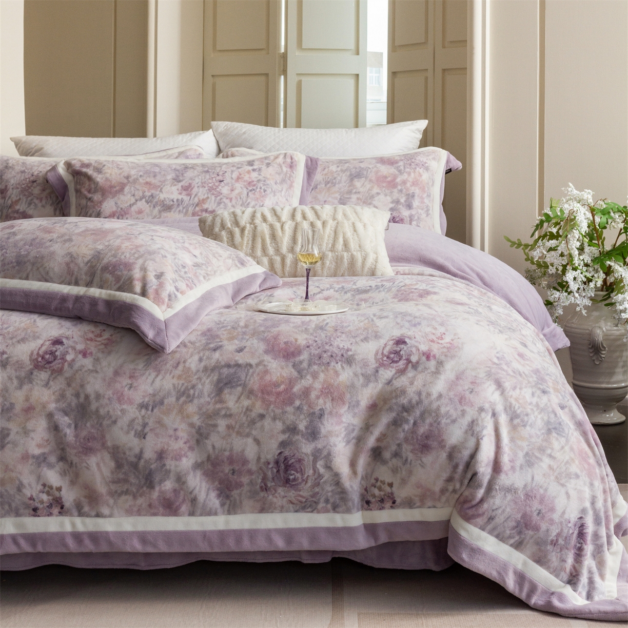 91家纺网 家纺一手货源 找家纺 馨蕊 2025新款意大利进口雕花绒拼角工艺秋冬轻奢煦暖绒系列- 绒兰蔻 会员-10【券后控价298/318】 绒兰蔻-婉若紫