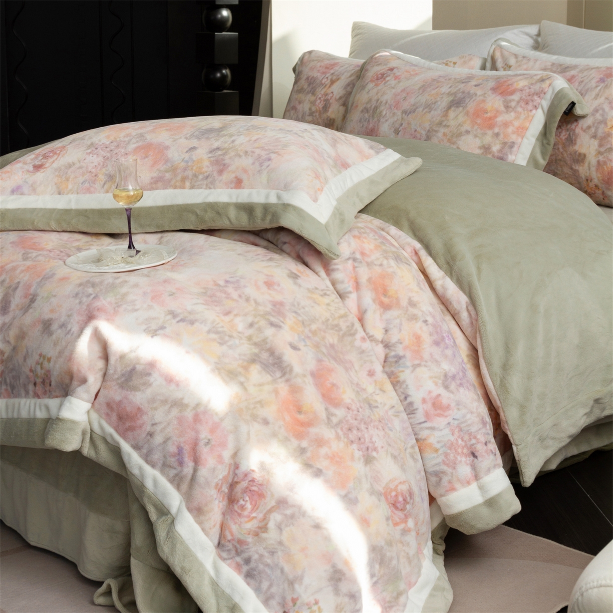 91家纺网 家纺一手货源 找家纺 馨蕊 2025新款意大利进口雕花绒拼角工艺秋冬轻奢煦暖绒系列- 绒兰蔻 会员-10【券后控价298/318】 绒兰蔻-氧气绿