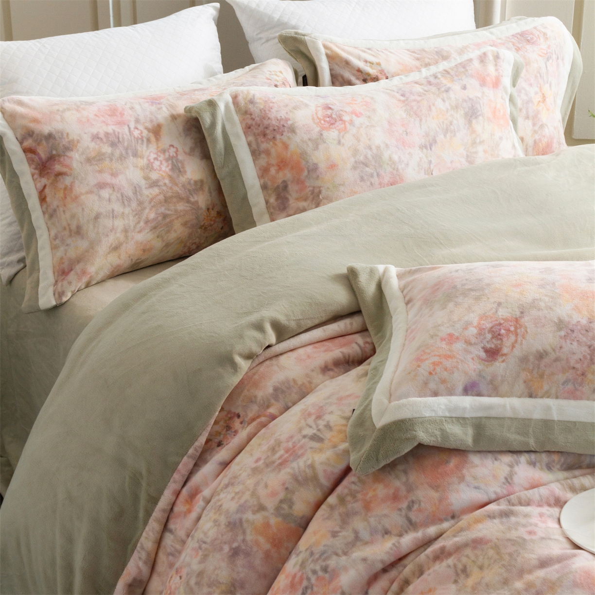 91家纺网 家纺一手货源 找家纺 馨蕊 2025新款意大利进口雕花绒拼角工艺秋冬轻奢煦暖绒系列- 绒兰蔻 会员-10【券后控价298/318】 绒兰蔻-氧气绿