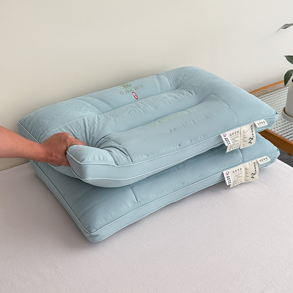 91家纺网 家纺一手货源 找家纺 永乐枕芯 2025新款颈椎疼痛专用护颈椎枕头牵引拉伸不塌陷助眠家用决明子枕芯 蓝色