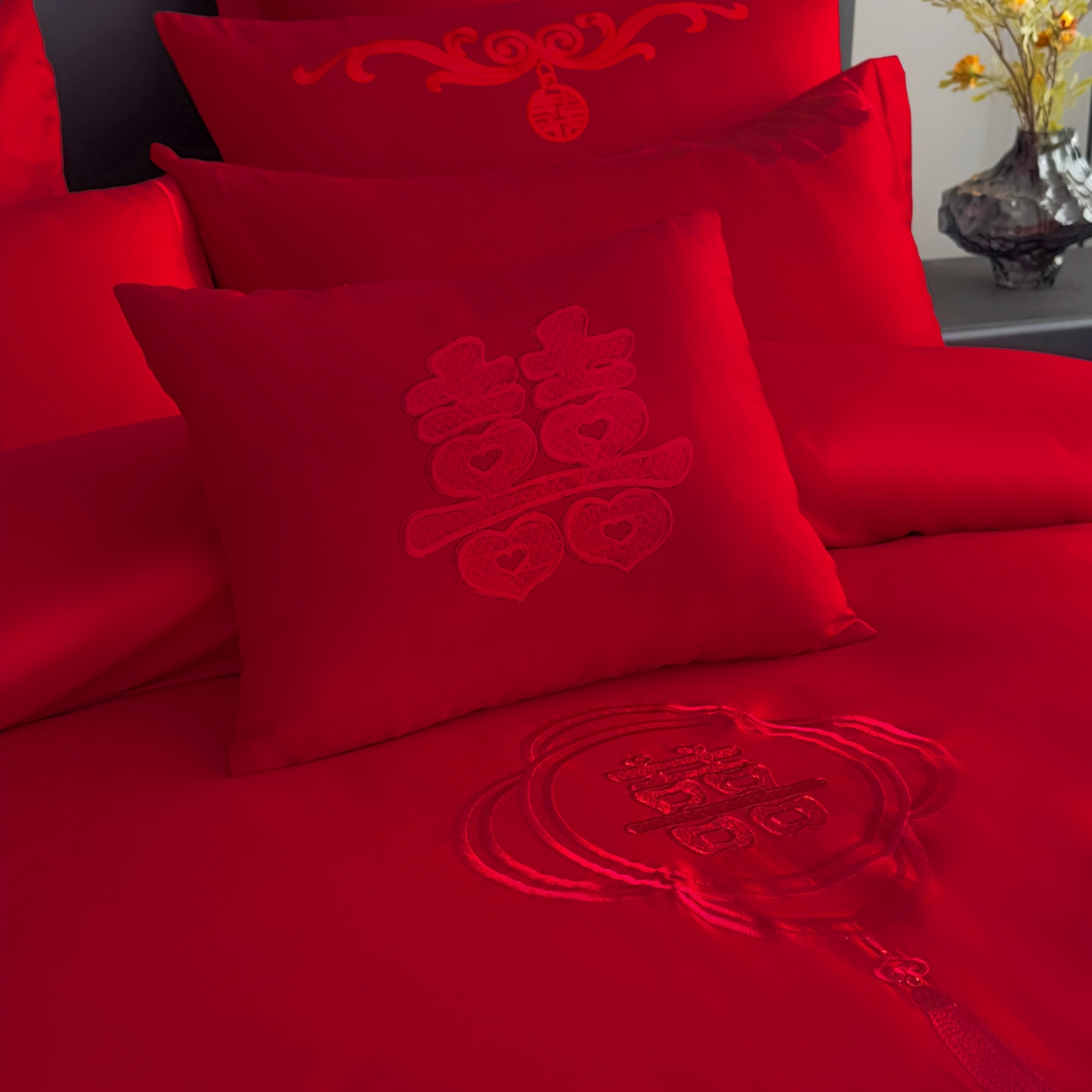 91家纺网 家纺一手货源 找家纺 娇伊诗婚庆 2025新款刺绣工艺全棉婚庆四件套系列 幸福美满红