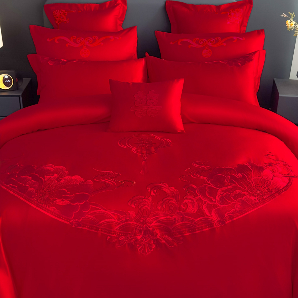 91家纺网 家纺一手货源 找家纺 娇伊诗婚庆 2025新款刺绣工艺全棉婚庆四件套系列 幸福美满红