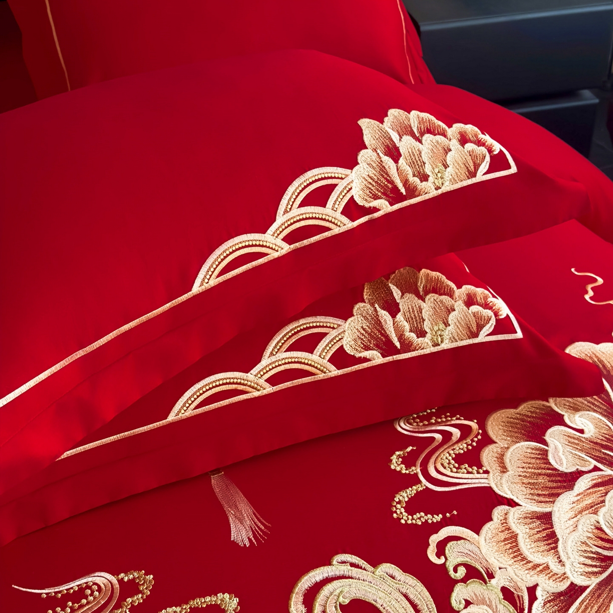 91家纺网 家纺一手货源 找家纺 娇伊诗婚庆 2025新款刺绣工艺全棉婚庆四件套系列 幸福美满金