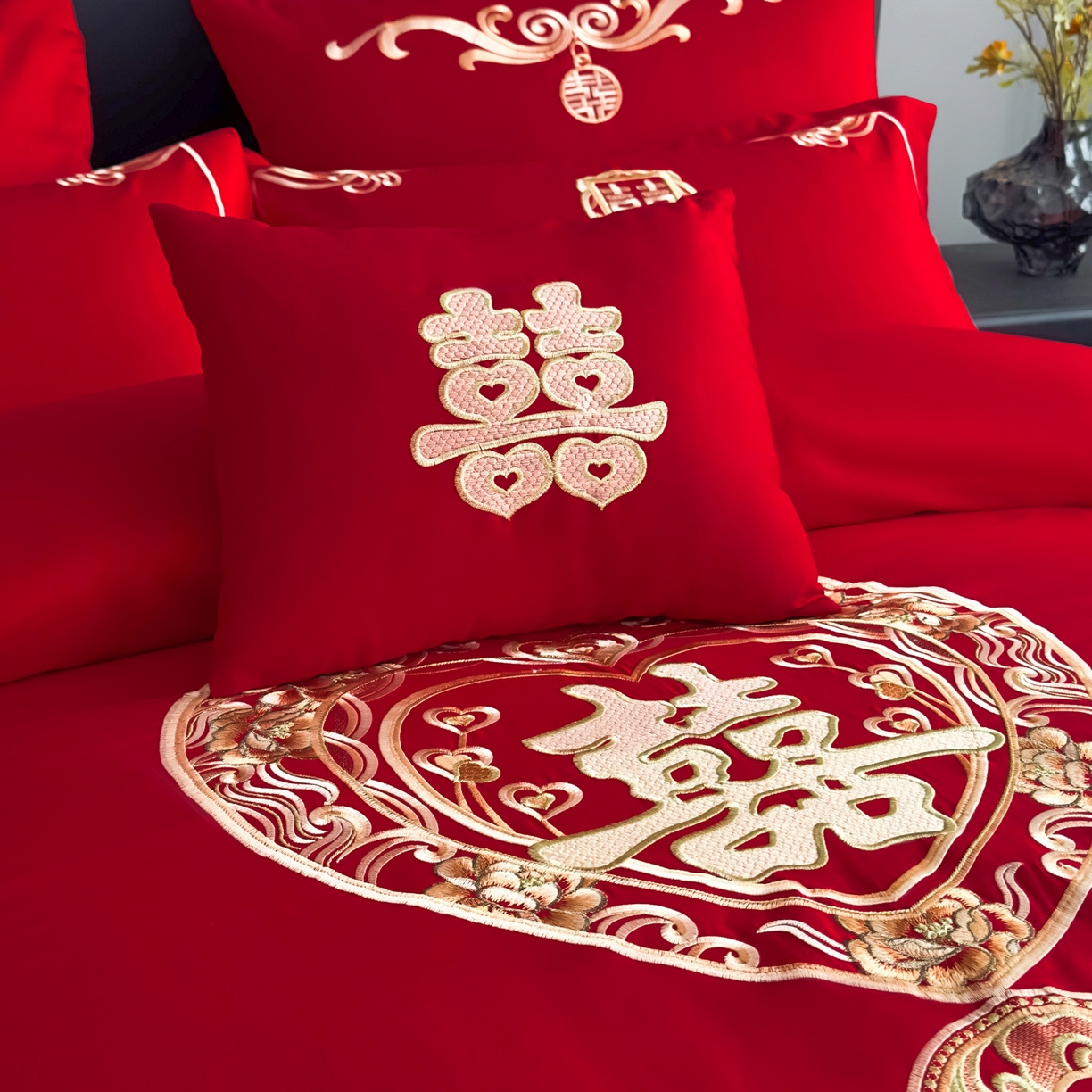 91家纺网 家纺一手货源 找家纺 娇伊诗婚庆 2025新款刺绣工艺全棉婚庆四件套系列 爱情故事