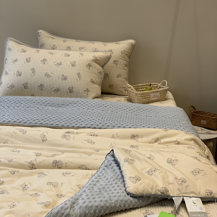 91家纺网 家纺一手货源 找家纺 2024新款舒适床盖三件套-实拍 蓝务象庄园