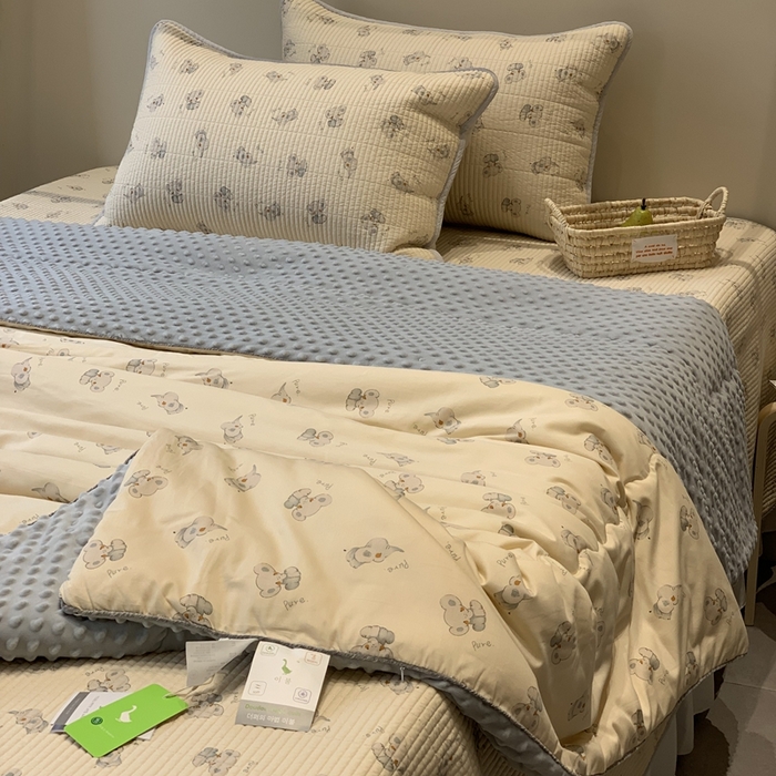 91家纺网 家纺一手货源 找家纺 2024新款舒适床盖三件套-实拍 蓝务象庄园