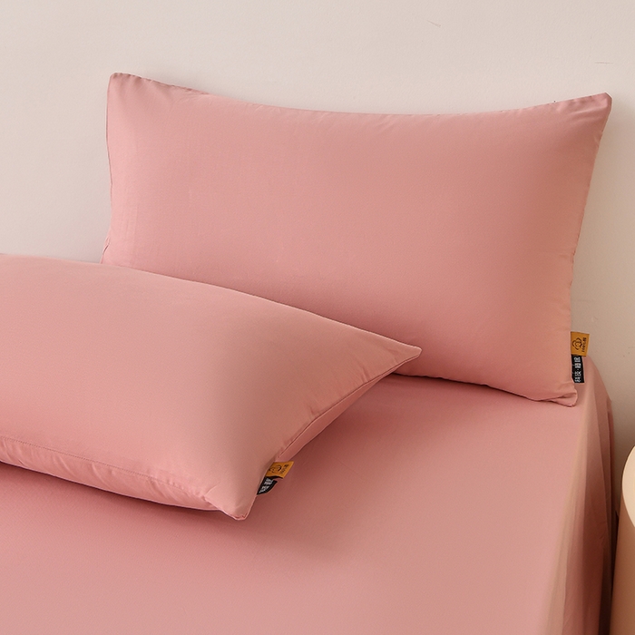 91家纺网 家纺一手货源 找家纺 宇彬家纺 2026直播热款A类13374全棉母婴级一字绣宽边枕套被套纯色四件套贡缎新疆长绒匹马棉轻奢-单被套 眠系列-紫豆沙