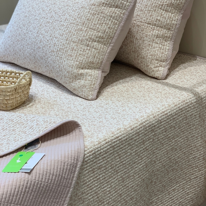 91家纺网 家纺一手货源 找家纺 2024新款舒适床盖三件套-实拍 素颜粉庄园