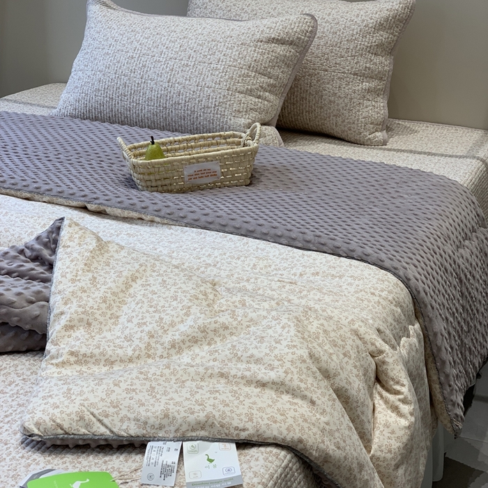 91家纺网 家纺一手货源 找家纺 2024新款舒适床盖三件套-实拍 素颜粉庄园