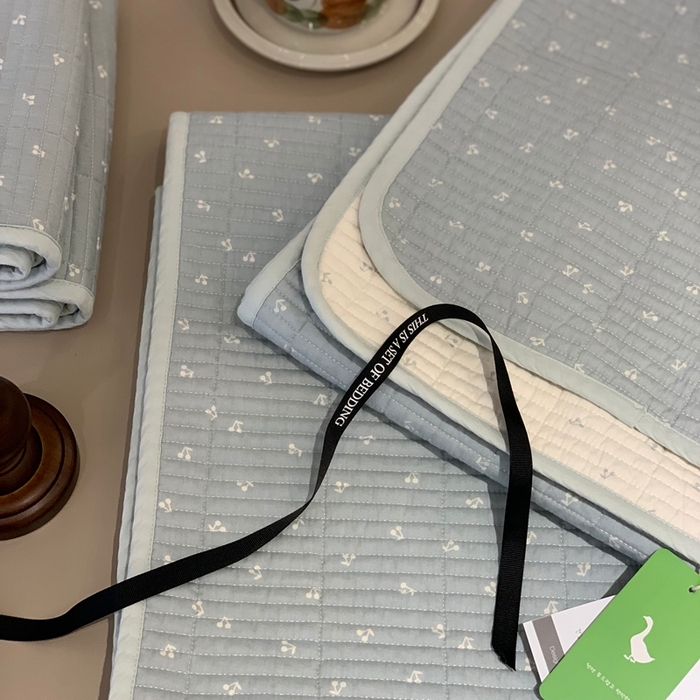 91家纺网 家纺一手货源 找家纺 2024新款舒适床盖三件套-实拍 樱桃蓝