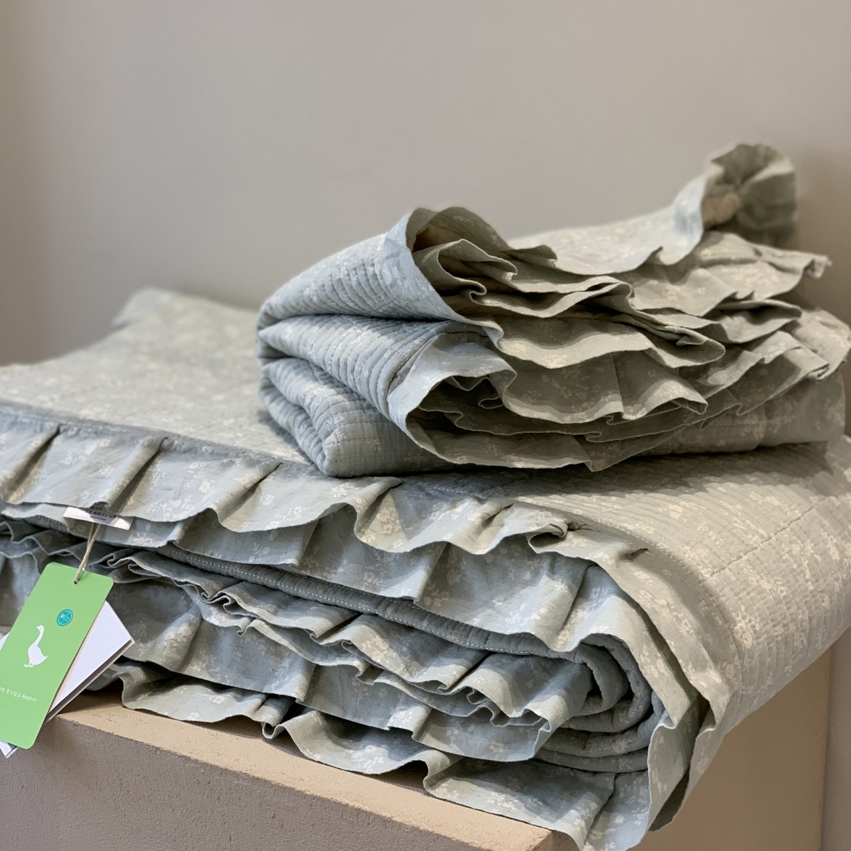 91家纺网 家纺一手货源 找家纺 汇庭 2025秋冬新款麻三月床盖三件套系列 青舍