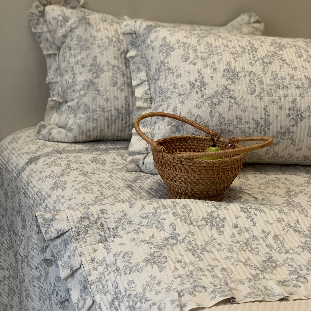 91家纺网 家纺一手货源 找家纺 汇庭 2025秋冬新款麻三月床盖三件套系列 苏梨士