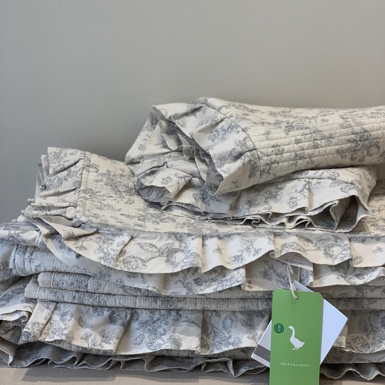 91家纺网 家纺一手货源 找家纺 汇庭 2025秋冬新款麻三月床盖三件套系列 苏梨士