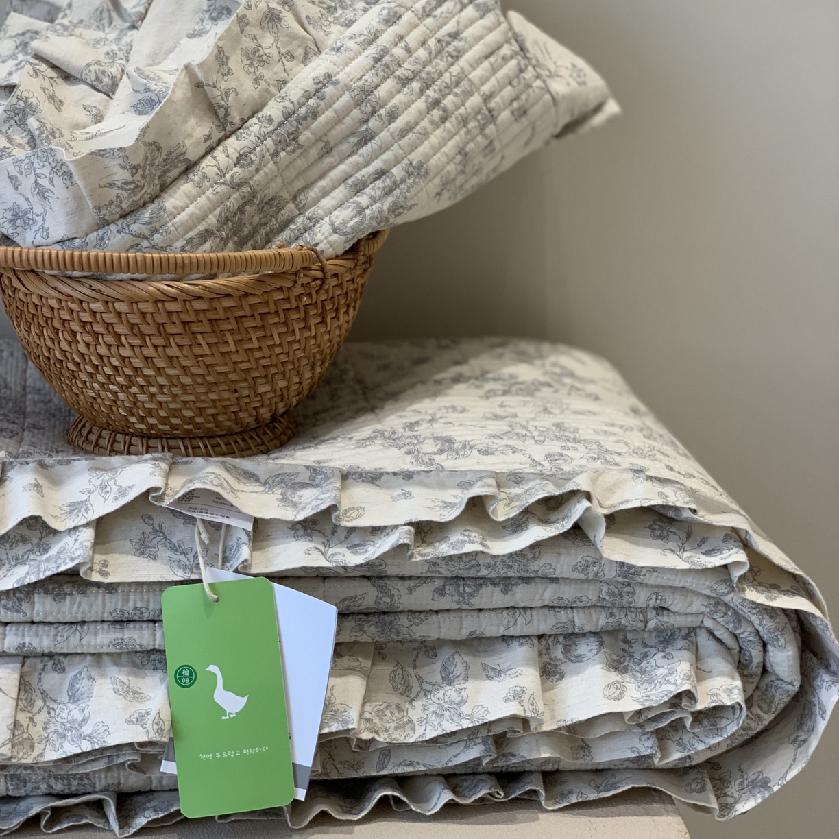 91家纺网 家纺一手货源 找家纺 汇庭 2025秋冬新款麻三月床盖三件套系列 苏梨士