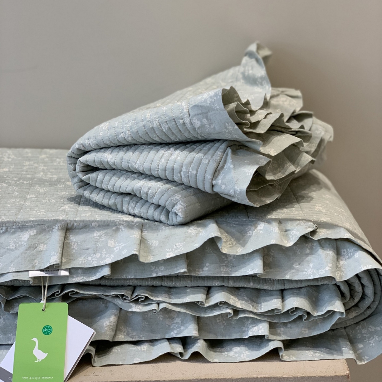 91家纺网 家纺一手货源 找家纺 汇庭 2025秋冬新款麻三月床盖三件套系列 青舍