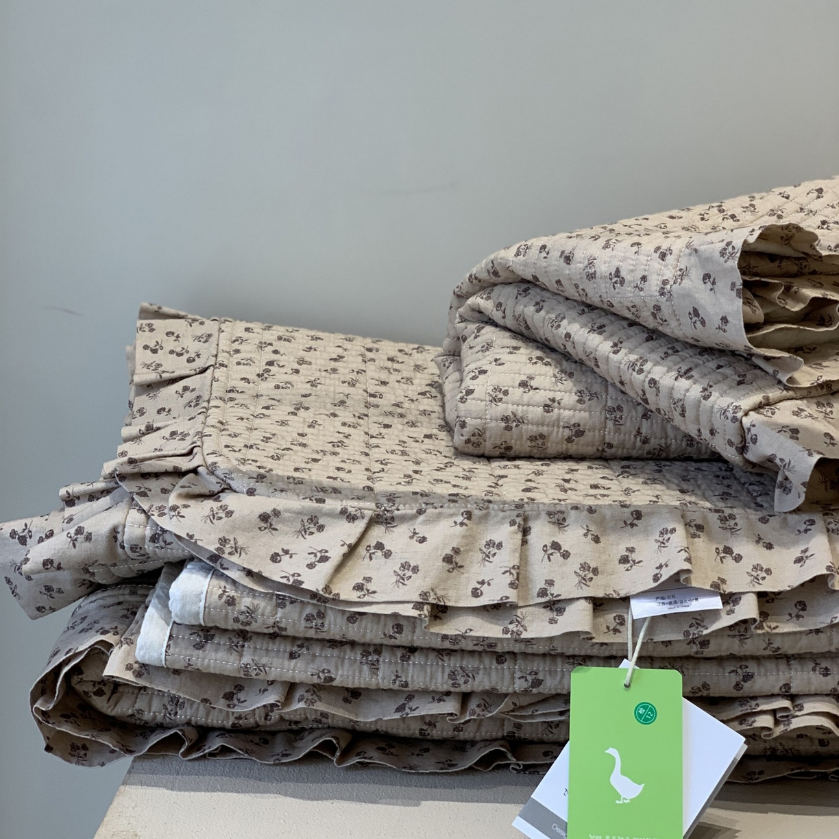 91家纺网 家纺一手货源 找家纺 汇庭 2025秋冬新款麻三月床盖三件套系列 夜曲