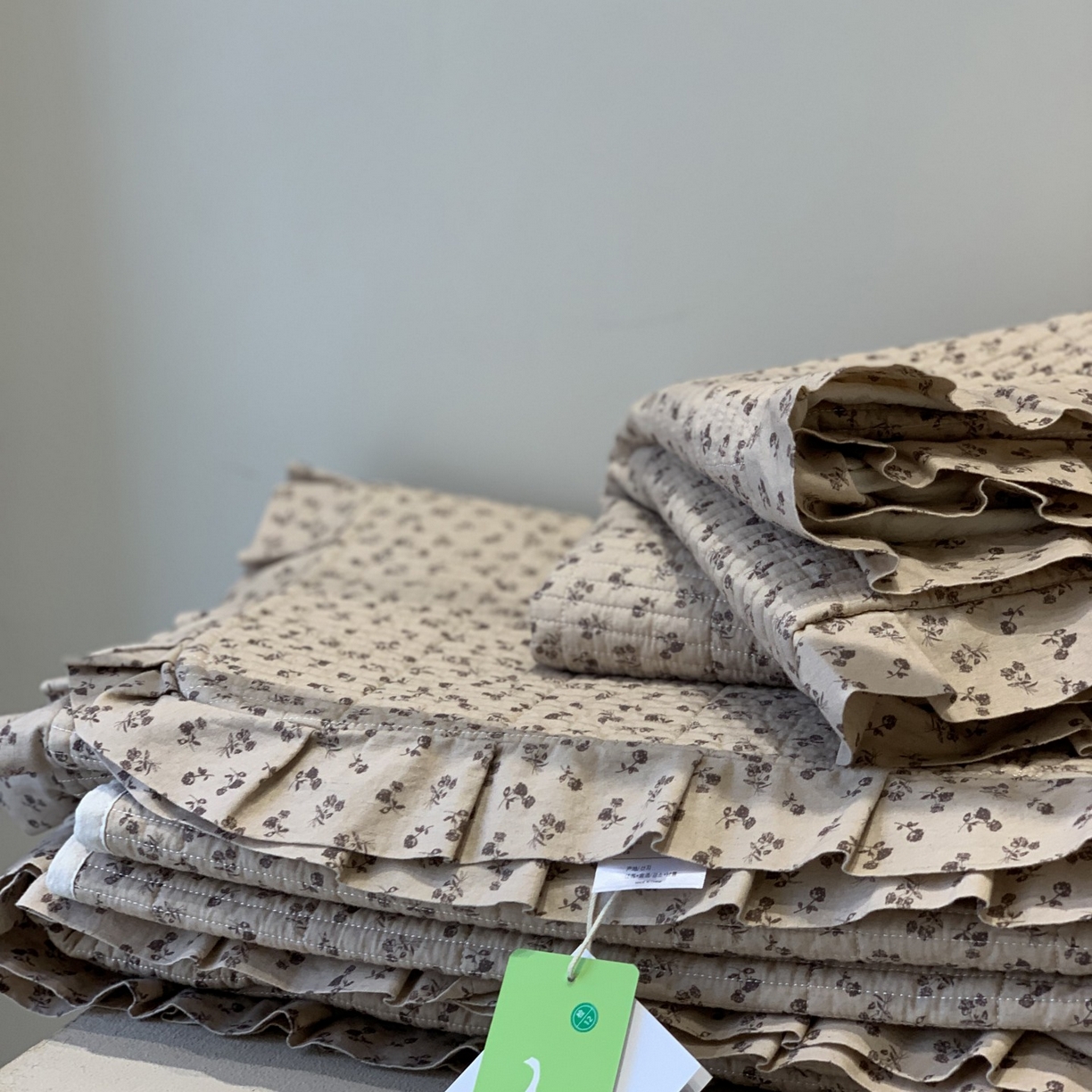 91家纺网 家纺一手货源 找家纺 汇庭 2025秋冬新款麻三月床盖三件套系列 夜曲