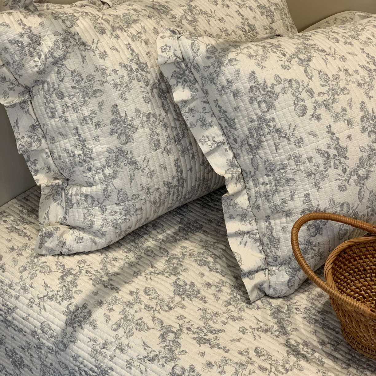 91家纺网 家纺一手货源 找家纺 汇庭 2025秋冬新款麻三月床盖三件套系列 苏梨士