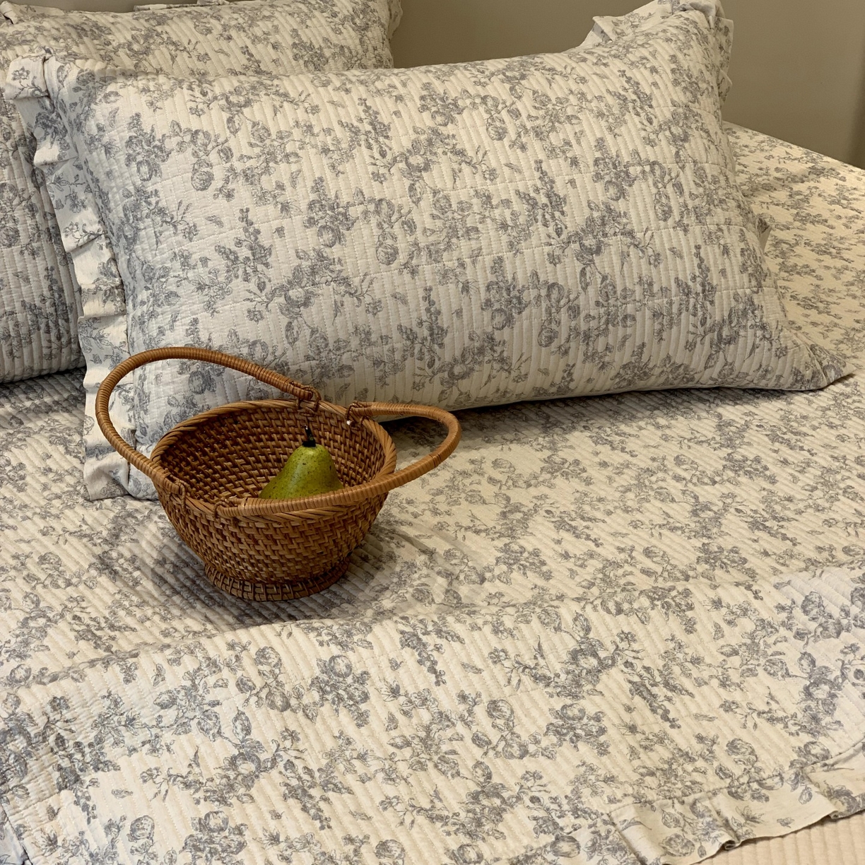 91家纺网 家纺一手货源 找家纺 汇庭 2025秋冬新款麻三月床盖三件套系列 苏梨士