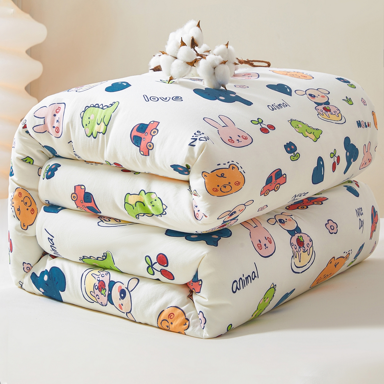 91家纺网 家纺一手货源 找家纺 梦镜家纺 2025新款A类卡通棉花被被子被芯 狂欢派对