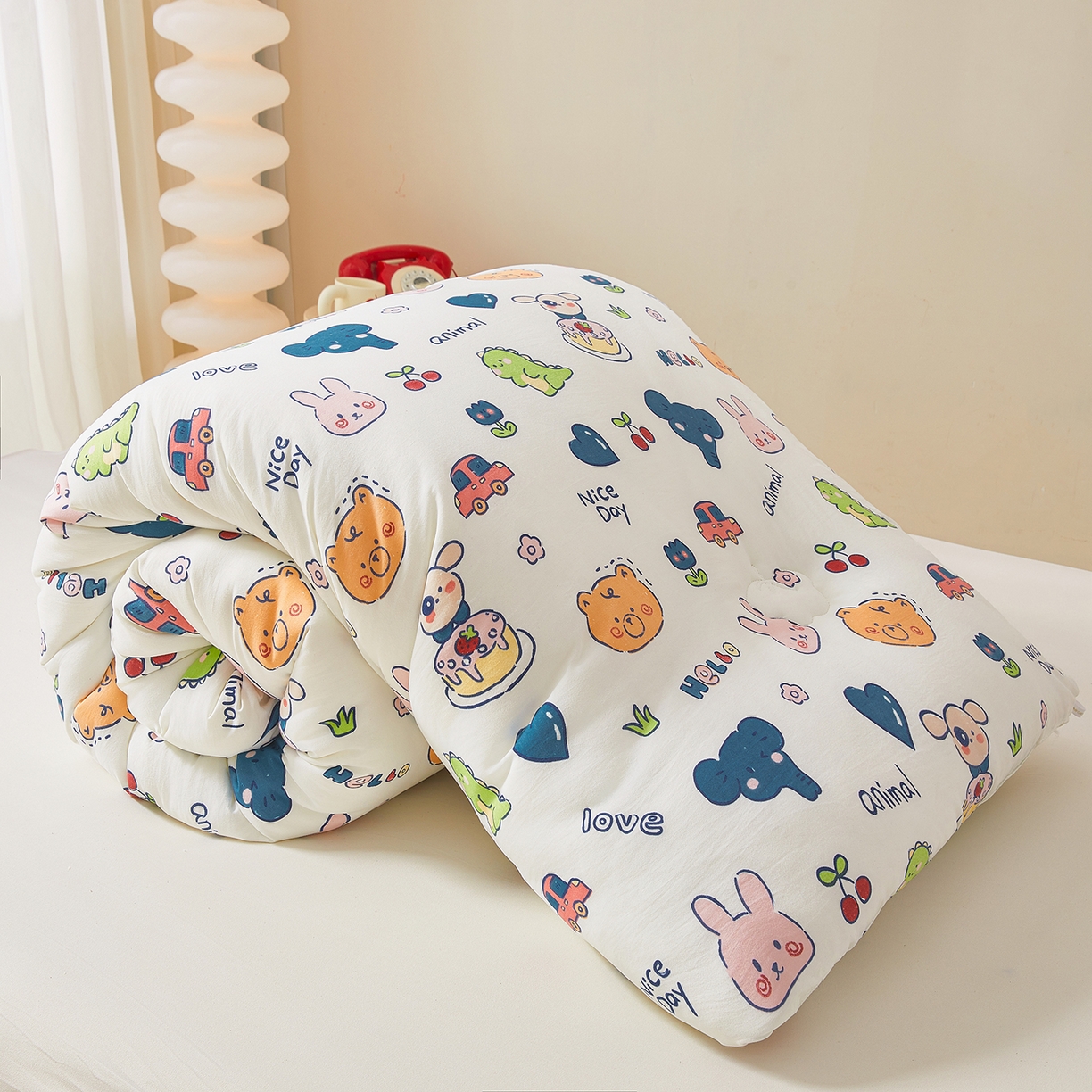 91家纺网 家纺一手货源 找家纺 梦镜家纺 2025新款A类卡通棉花被被子被芯 狂欢派对