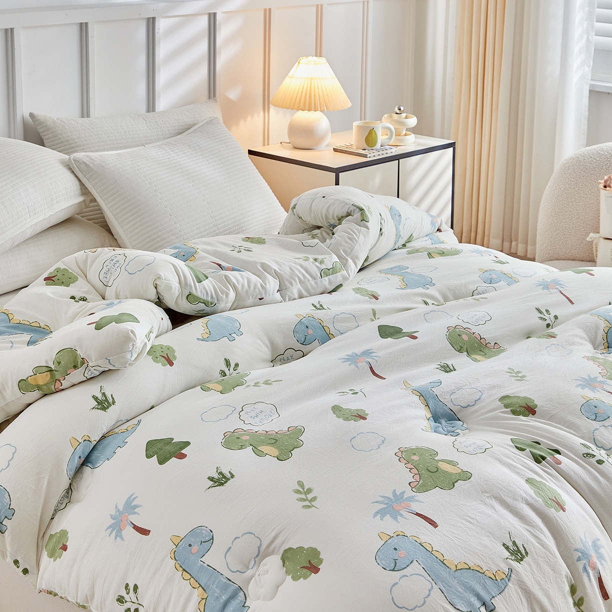 91家纺网 家纺一手货源 找家纺 梦镜家纺 2025新款A类卡通棉花被被子被芯 恐龙星球