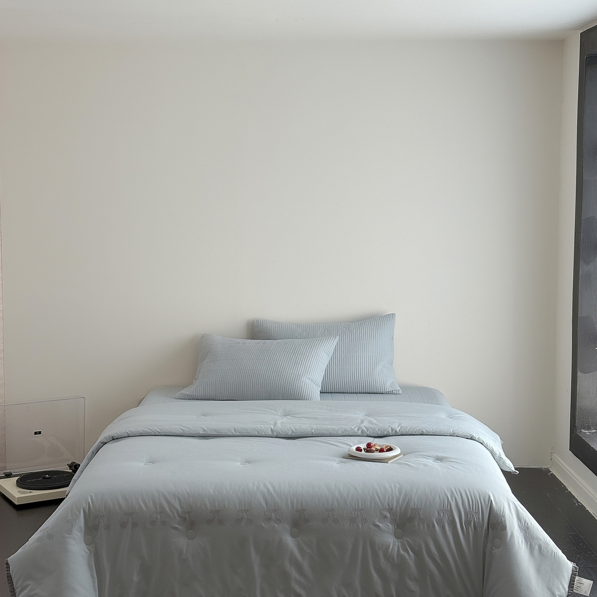 91家纺网 家纺一手货源 找家纺 汇庭 2025新款秋冬胖胖樱桃春秋被+樱桃菲菲床盖三件套 绿色