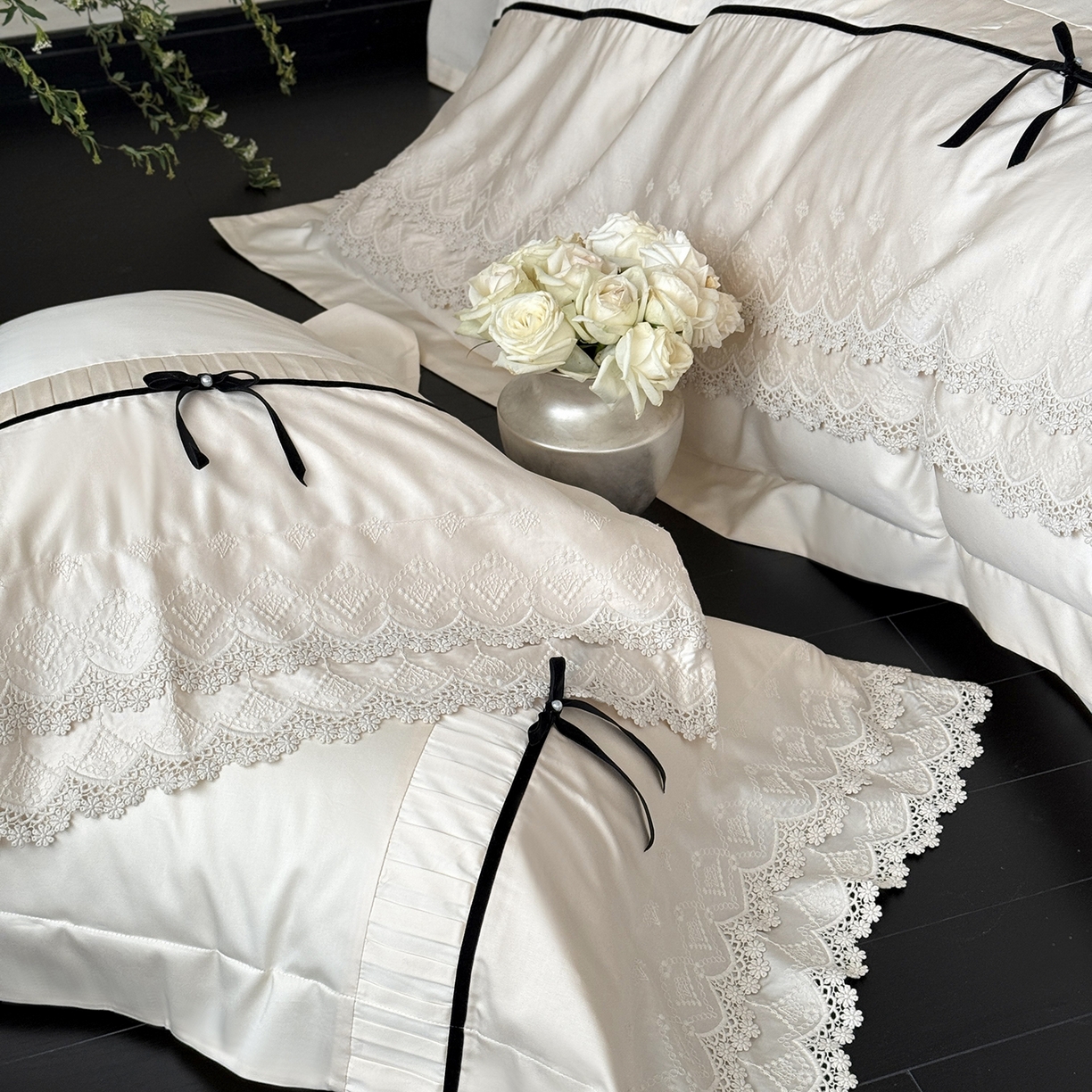 91家纺网 家纺一手货源 找家纺 （总）佳汐蓝家纺 秋冬新品100支澳棉立体刺绣双层花边+打褶+蝴蝶结四件套--邂逅