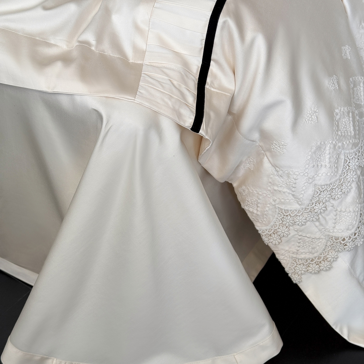 91家纺网 家纺一手货源 找家纺 （总）佳汐蓝家纺 秋冬新品100支澳棉立体刺绣双层花边+打褶+蝴蝶结四件套--邂逅