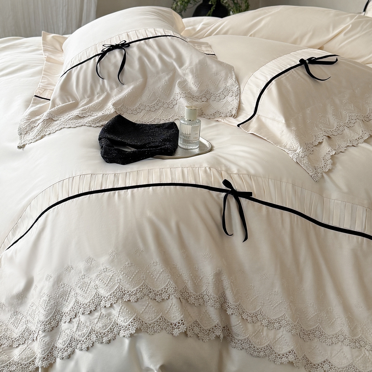 91家纺网 家纺一手货源 找家纺 （总）佳汐蓝家纺 秋冬新品100支澳棉立体刺绣双层花边+打褶+蝴蝶结四件套--邂逅