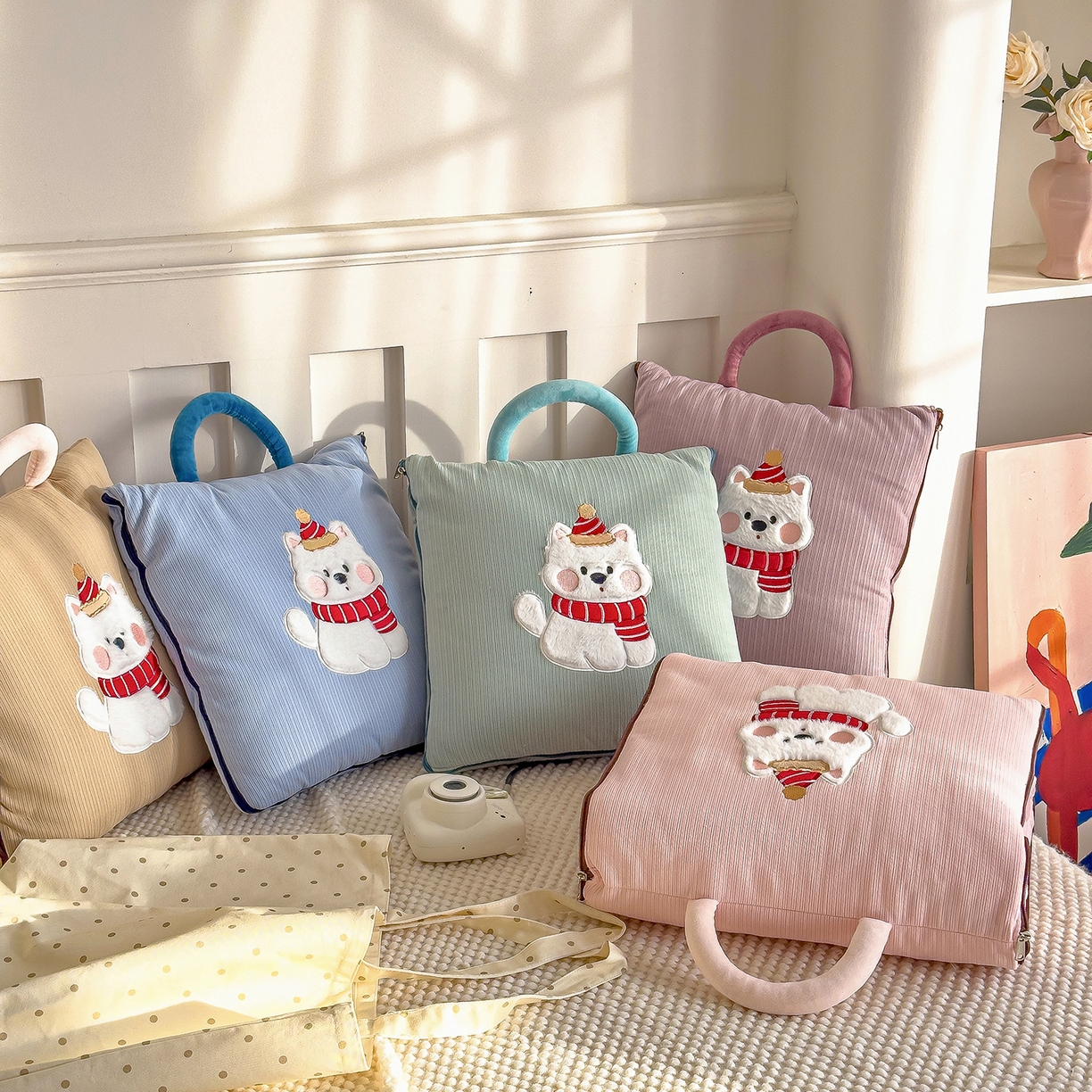 91家纺网 家纺一手货源 找家纺 诺可 2025新款牛奶绒卡通贴布绣围脖生日小狗手提多功能抱枕被 组合图