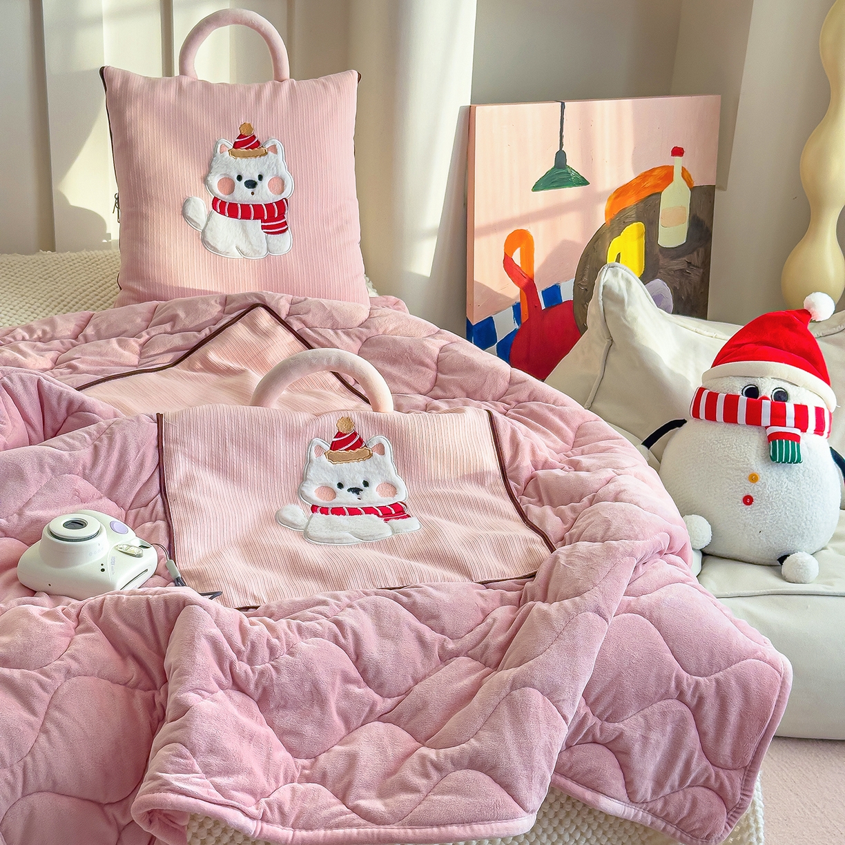 诺可 2025新款牛奶绒卡通贴布绣围脖生日小狗手提多功能抱枕被 围脖生日小狗-粉