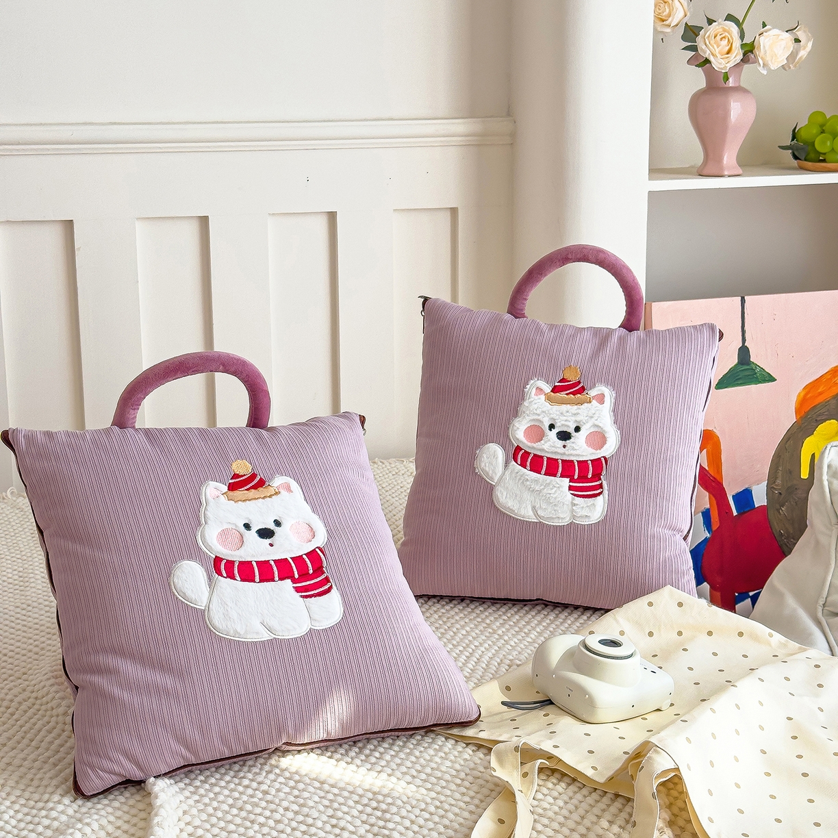 91家纺网 家纺一手货源 找家纺 诺可 2025新款牛奶绒卡通贴布绣围脖生日小狗手提多功能抱枕被 围脖生日小狗-紫