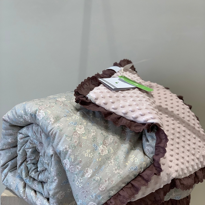 91家纺网 家纺一手货源 找家纺 汇庭 2025秋冬新·花边款单双人豆豆被系列 海花岛