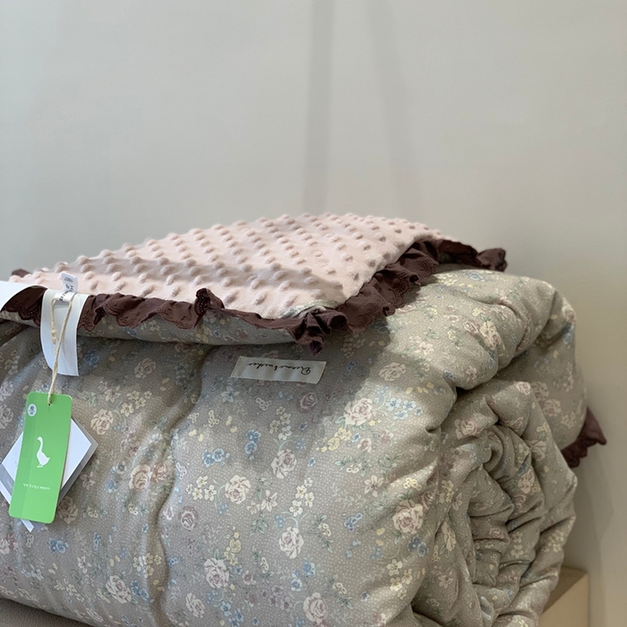 91家纺网 家纺一手货源 找家纺 汇庭 2025秋冬新·花边款单双人豆豆被系列 海花岛