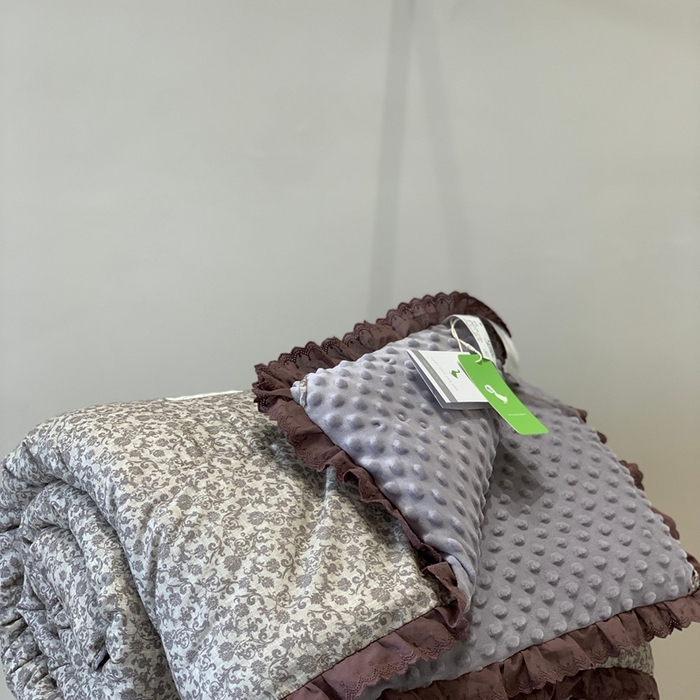 91家纺网 家纺一手货源 找家纺 汇庭 2025秋冬新·花边款单双人豆豆被系列 静香