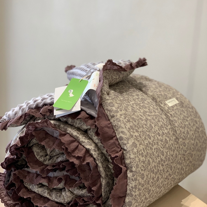 91家纺网 家纺一手货源 找家纺 汇庭 2025秋冬新·花边款单双人豆豆被系列 静香