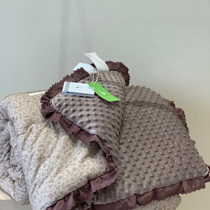 91家纺网 家纺一手货源 找家纺 汇庭 2025秋冬新·花边款单双人豆豆被系列 萌芽