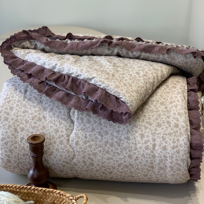 91家纺网 家纺一手货源 找家纺 汇庭 2025秋冬新·花边款单双人豆豆被系列 萌芽