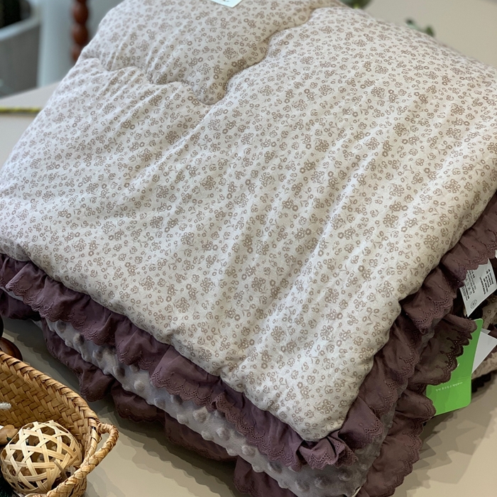 91家纺网 家纺一手货源 找家纺 汇庭 2025秋冬新·花边款单双人豆豆被系列 萌芽