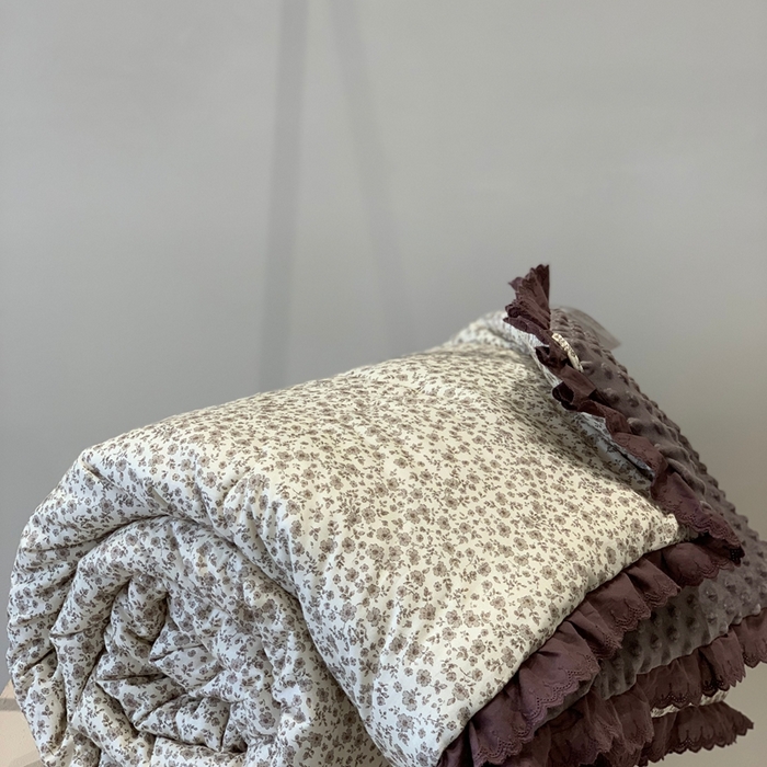 91家纺网 家纺一手货源 找家纺 汇庭 2025秋冬新·花边款单双人豆豆被系列 莫尼卡