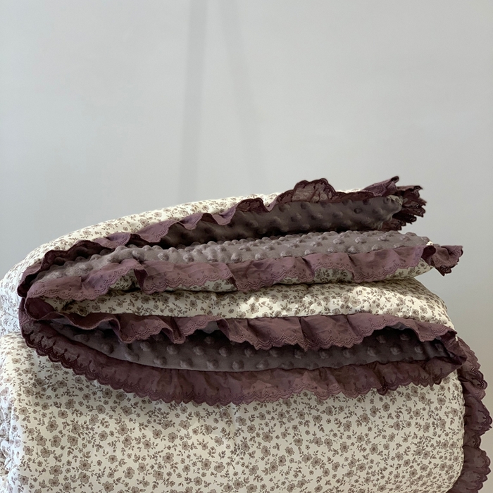 91家纺网 家纺一手货源 找家纺 汇庭 2025秋冬新·花边款单双人豆豆被系列 莫尼卡