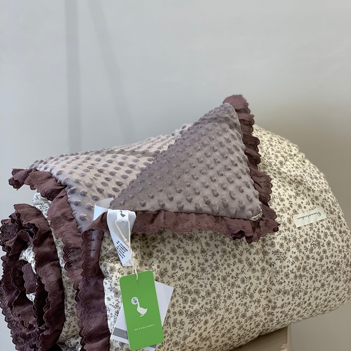 91家纺网 家纺一手货源 找家纺 汇庭 2025秋冬新·花边款单双人豆豆被系列 莫尼卡