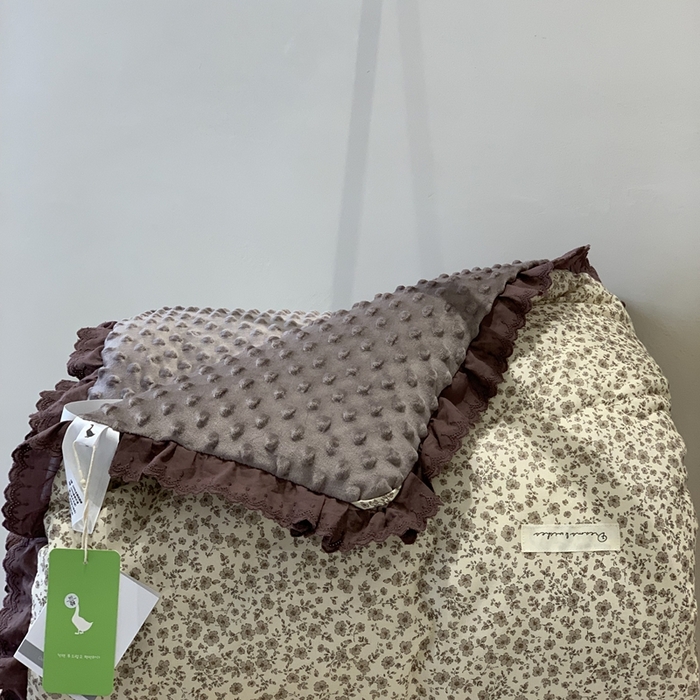 91家纺网 家纺一手货源 找家纺 汇庭 2025秋冬新·花边款单双人豆豆被系列 莫尼卡