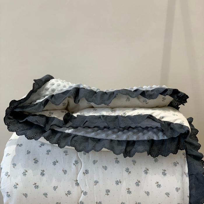 91家纺网 家纺一手货源 找家纺 汇庭 2025秋冬新·花边款单双人豆豆被系列 山海蓝