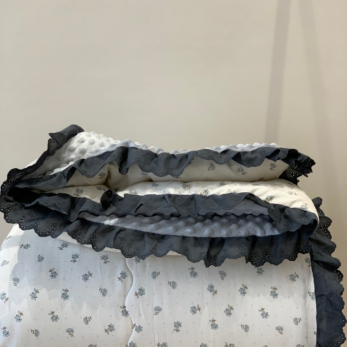 91家纺网 家纺一手货源 找家纺 汇庭 2025秋冬新·花边款单双人豆豆被系列 山海蓝