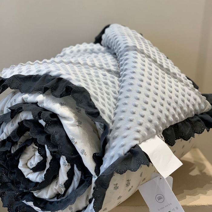 91家纺网 家纺一手货源 找家纺 汇庭 2025秋冬新·花边款单双人豆豆被系列 山海蓝