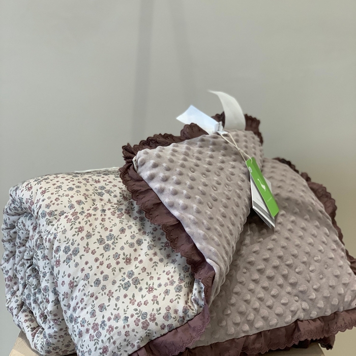 91家纺网 家纺一手货源 找家纺 汇庭 2025秋冬新·花边款单双人豆豆被系列 桃花溪