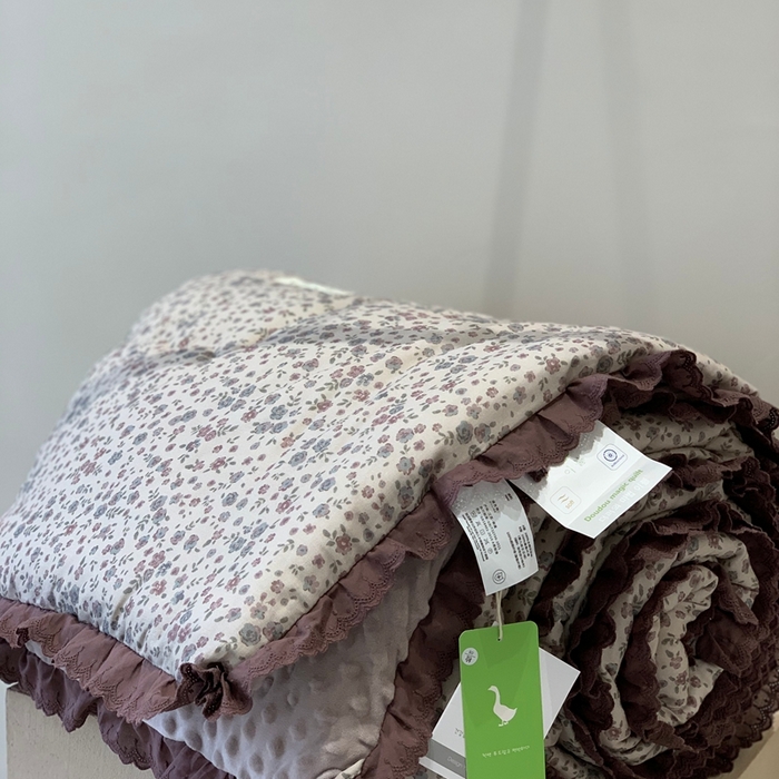 91家纺网 家纺一手货源 找家纺 汇庭 2025秋冬新·花边款单双人豆豆被系列 桃花溪